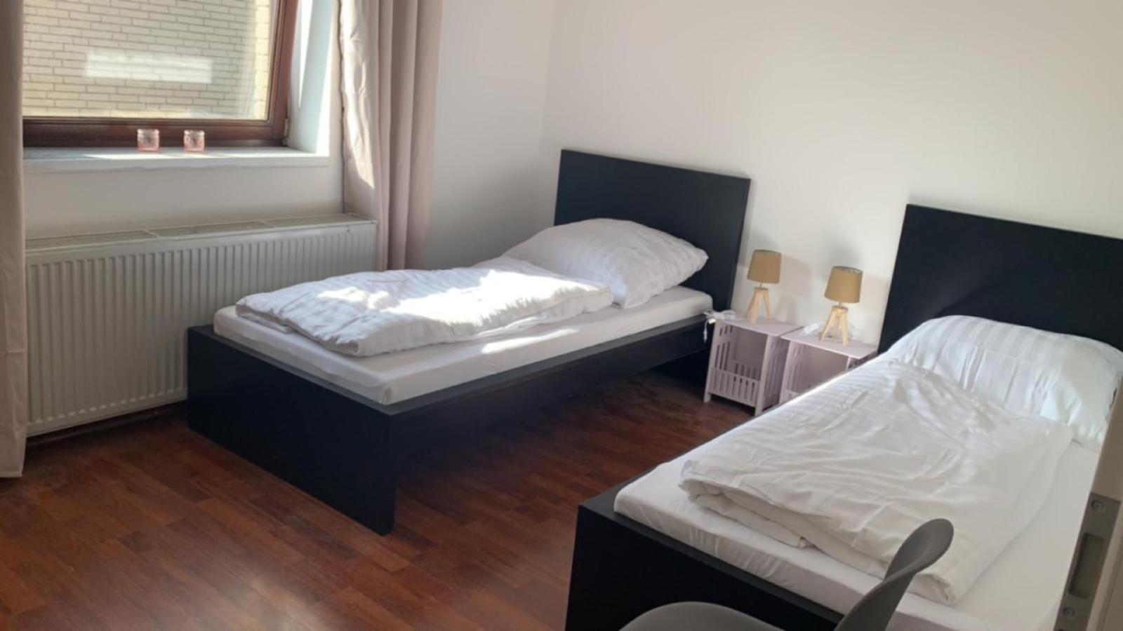 Zimmer In Wohnung, Monteure, Zentral, Enger Ngoại thất bức ảnh